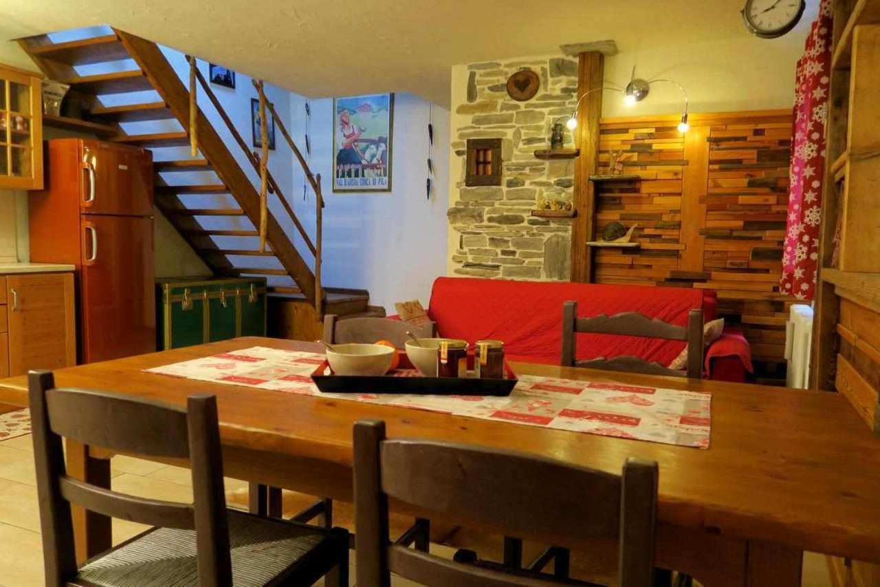 Romantica Suite Con Vasca Idromassaggio Aosta Exterior foto